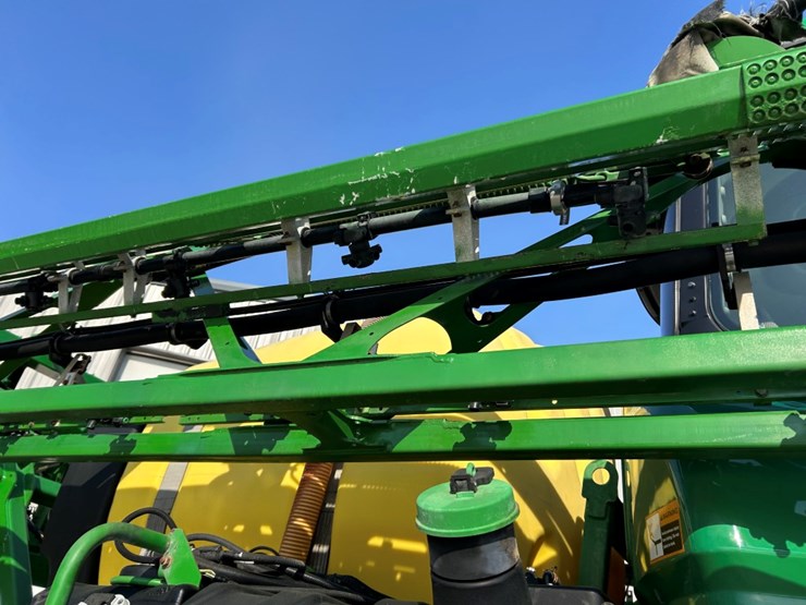 2015-john-deere-r4030-image-16