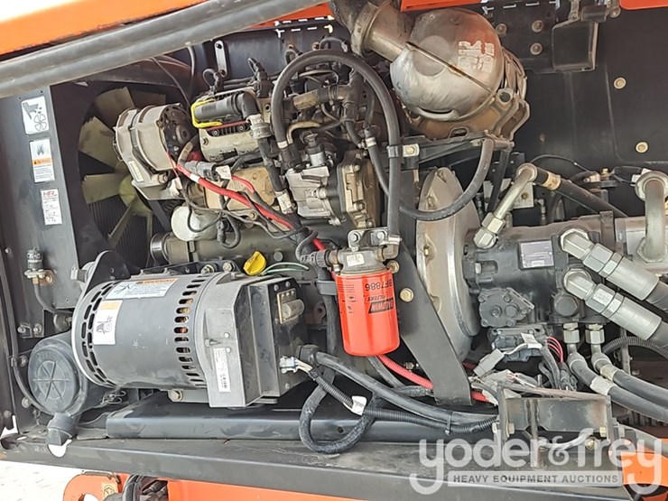 2015-jlg-600s-image-17