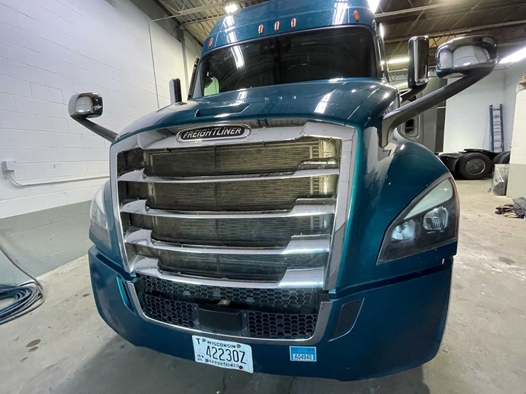#6223-•-2022-freightliner-cascadia-semi-truck-(title-in-delay)-image-17