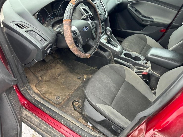 2014-ford-focus-se-car--as-is-image-10