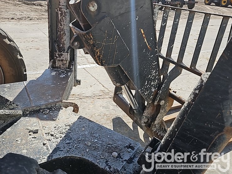 2018-sky-trak-10054-image-12