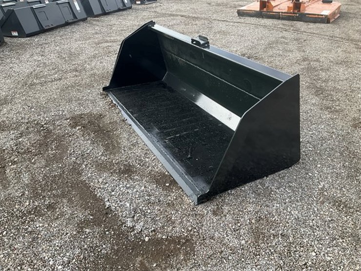 #1373-•-unused-kc-84"in.-skid-steer-snow/litter-bucket-image-3
