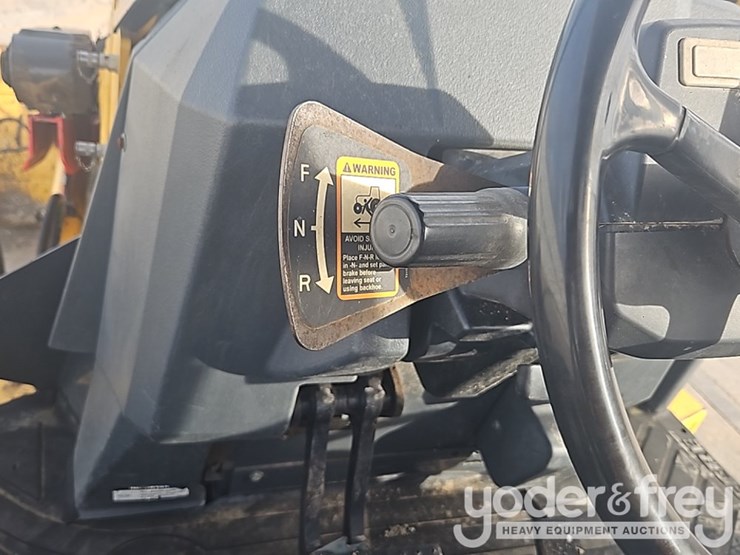 2017-deere-310sl-image-51