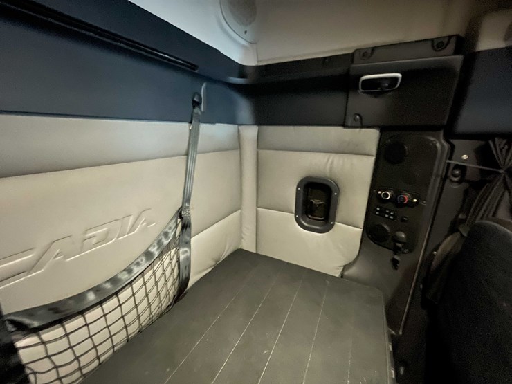 #6225-•-2021-freightliner-cascadia-semi-truck-(title-in-delay)-image-80