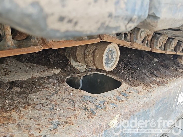 2010-komatsu-pc78us-8-image-24