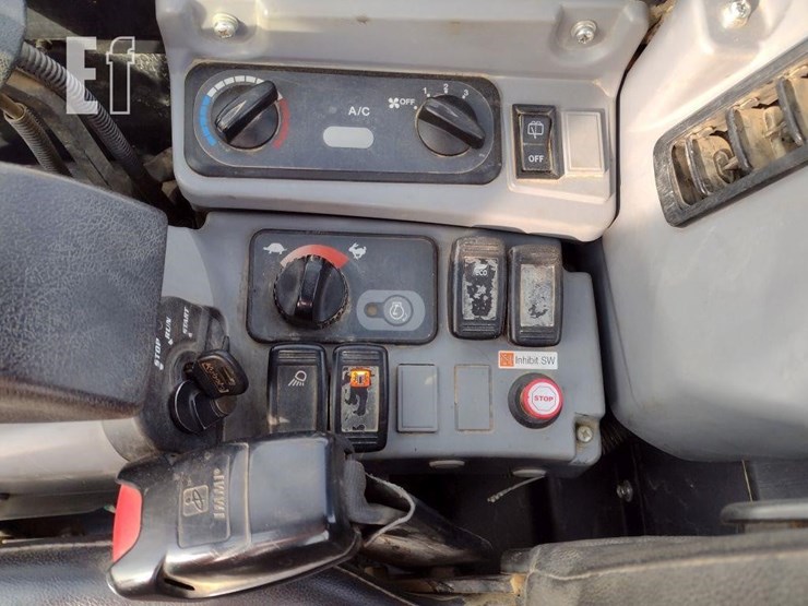 2017-kubota-kx040-4-image-9