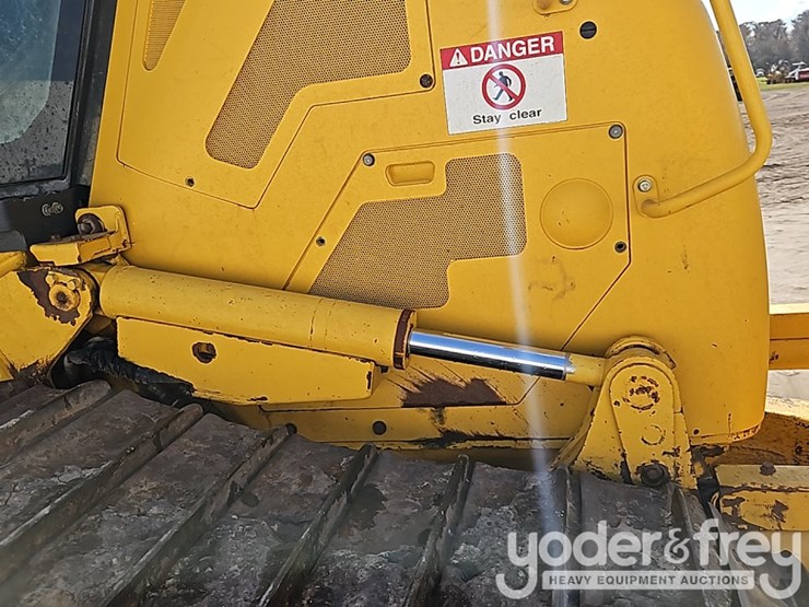 2022-komatsu-d61px-24-image-14