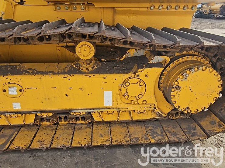 2023-komatsu-d61px-24-image-23