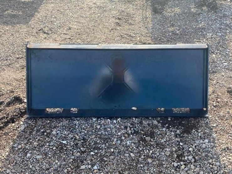 #1360-•-unused-kc-skid-steer-2-in.-hitch-receiver-v2-image-3