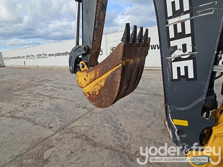 2017-deere-310sl-image-29