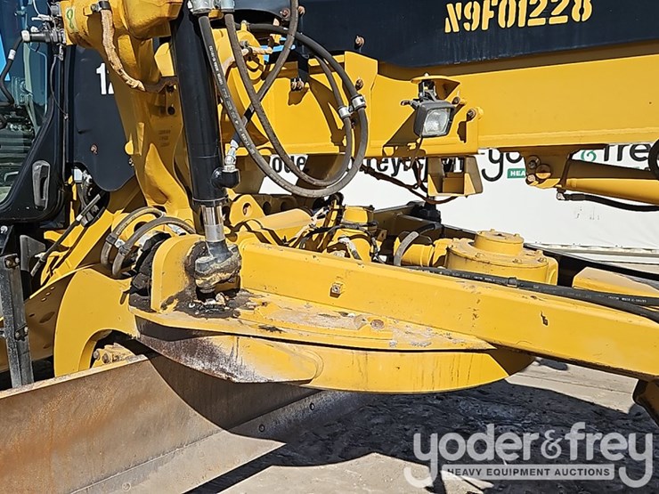 2019-caterpillar-12m3-image-13