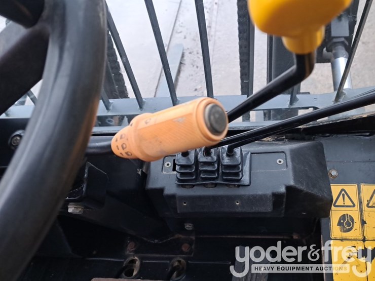 2019-jcb-940-image-35