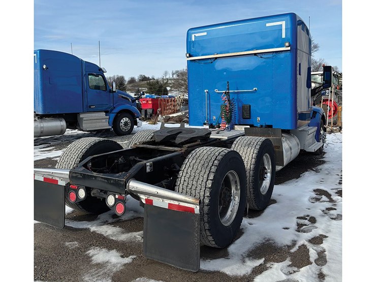 2020-peterbilt-579-image-3