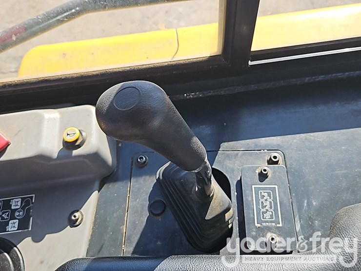 2023-komatsu-d71px-24-image-32