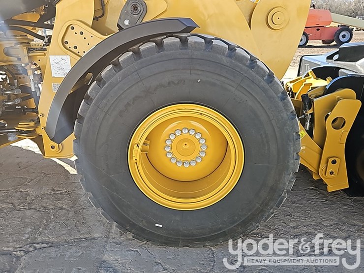 2026-caterpillar-926-image-10