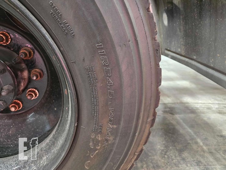 2005-international-9400-image-23