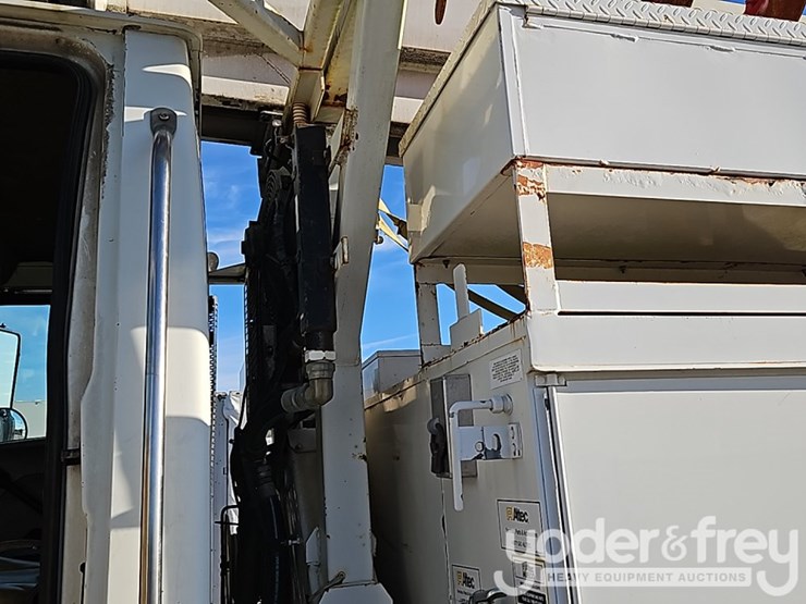 2009-sterling-acterra-image-44