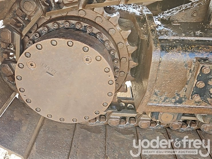 2019-caterpillar-352fl-image-10