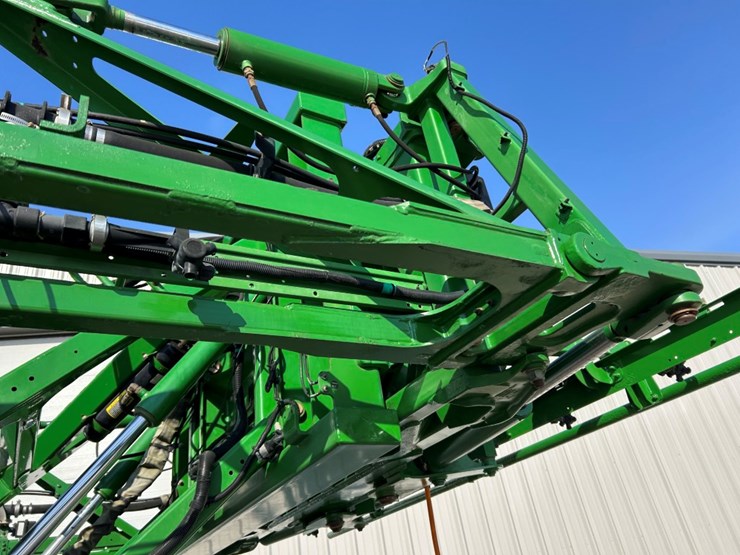 2015-john-deere-r4030-image-39