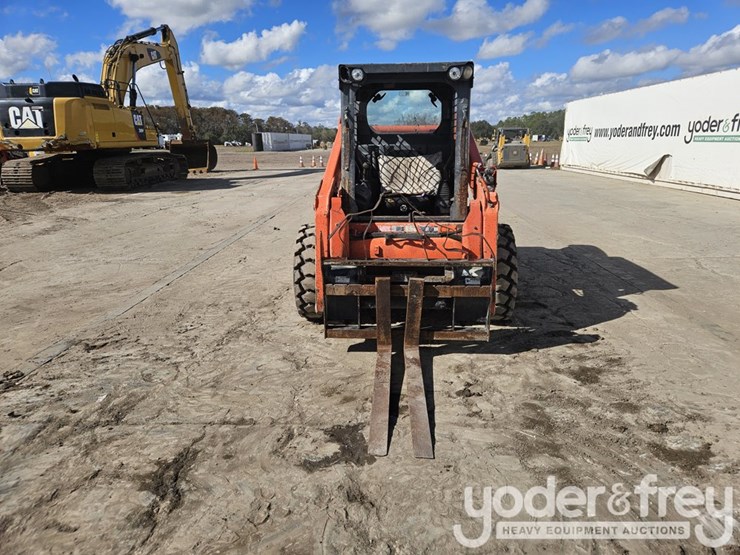 2015-kubota-ssv75-image-13