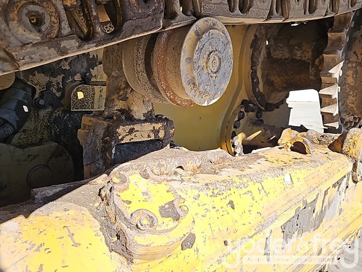 2018-caterpillar-d6n-image-21