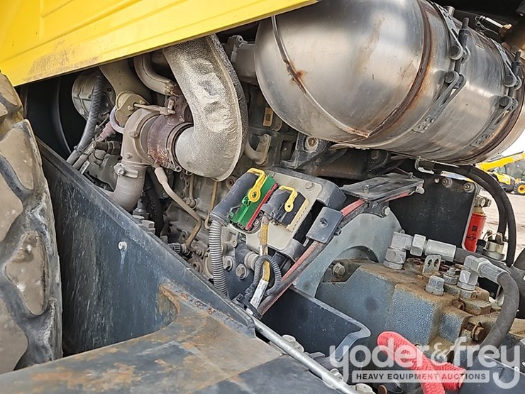 2017-bomag-bw211d-5-image-19