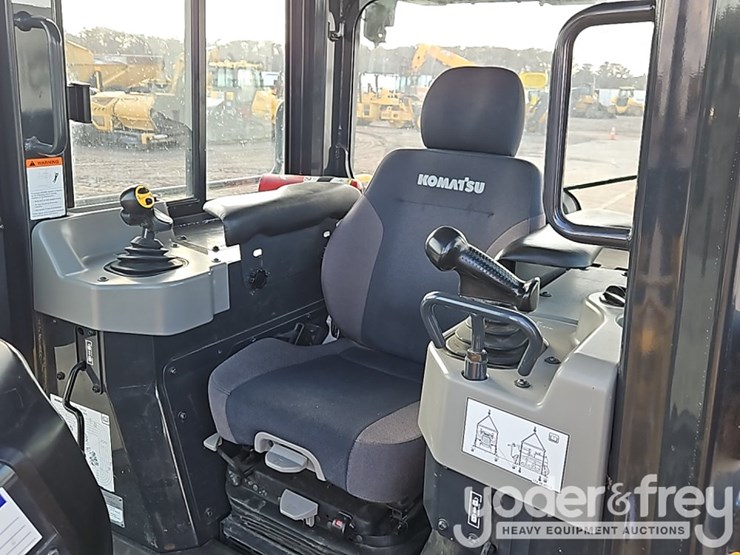 2021-komatsu-d51px-24-image-27