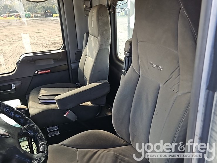 2009-kenworth-t800-image-36