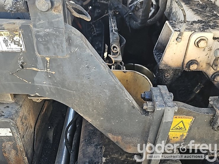 2014-caterpillar-ap-1000e-image-16