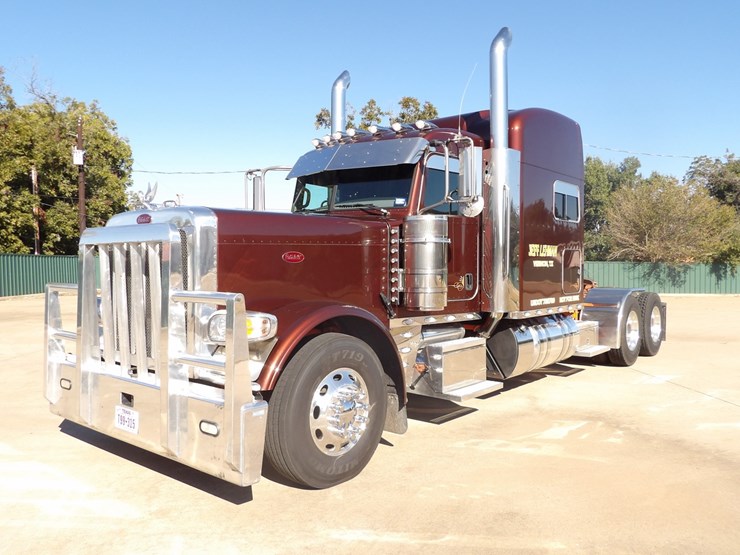 2022-peterbilt-389-image-14
