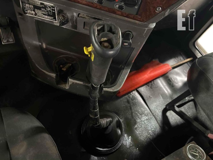 2009-mack-granite-gu713-image-19