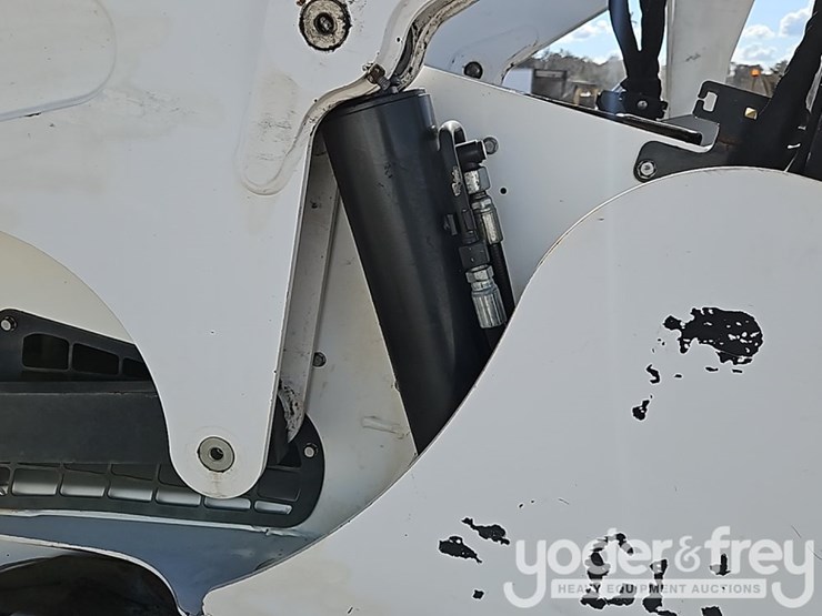 2019-bobcat-t870-image-21