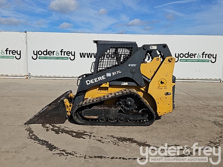 2016-deere-317g-image-3