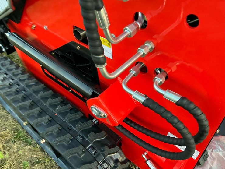 #1005-•-unused-future-ft380r-skid-steer-loader-image-8