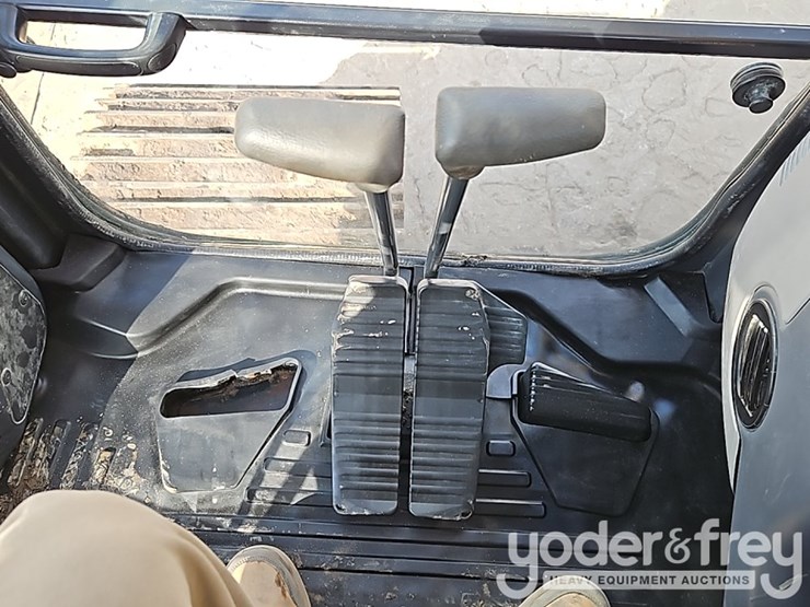 2016-komatsu-pc360-lc-11-image-39