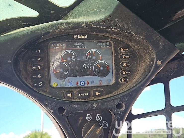 2017-bobcat-t770-image-101