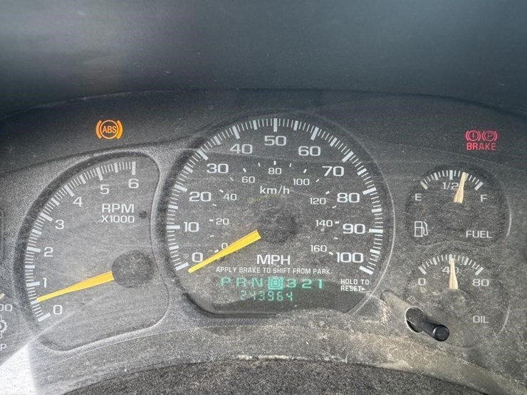 2002-chevrolet-silverado-2500-image-19