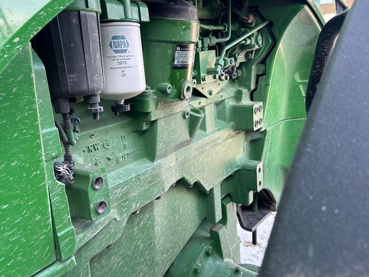 john-deere-8225r-image-9
