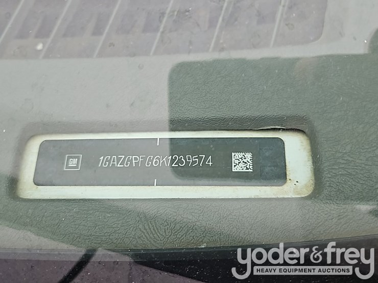 2019-chevrolet-3500-image-41