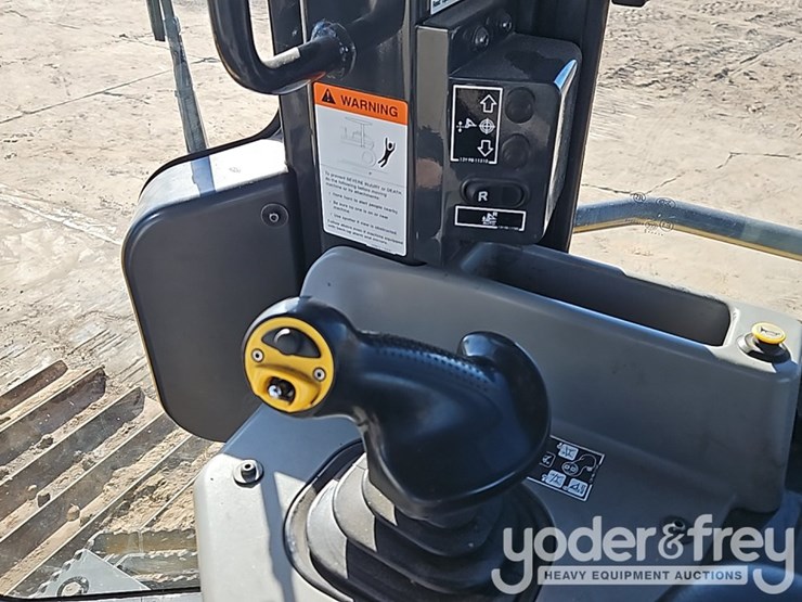 2021-komatsu-d51pxi-24-image-33