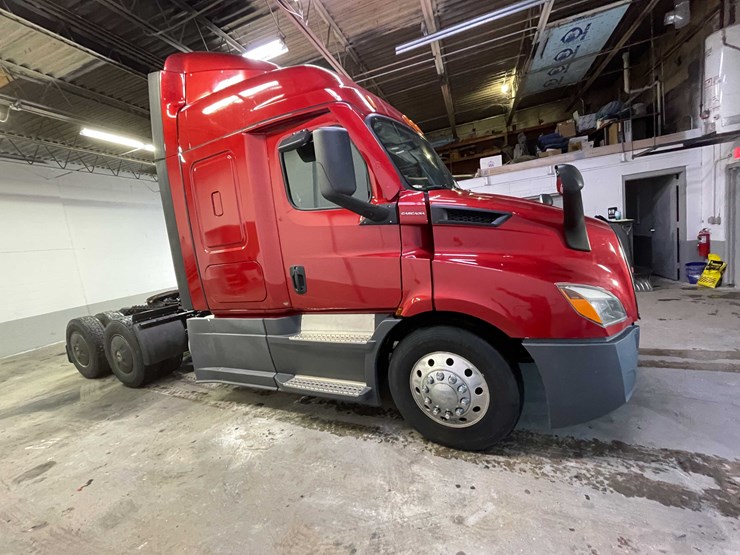 #6226-•-2021-freightliner-cascadia-semi-truck-(title-in-delay)-image-4