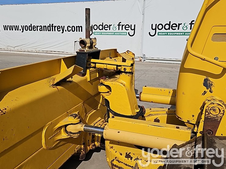 2022-komatsu-d61px-24-image-17