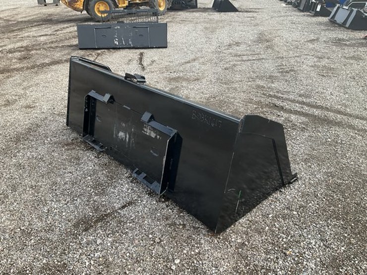 #1374-•-unused-kc-84"in.-skid-steer-snow/litter-bucket-image-4