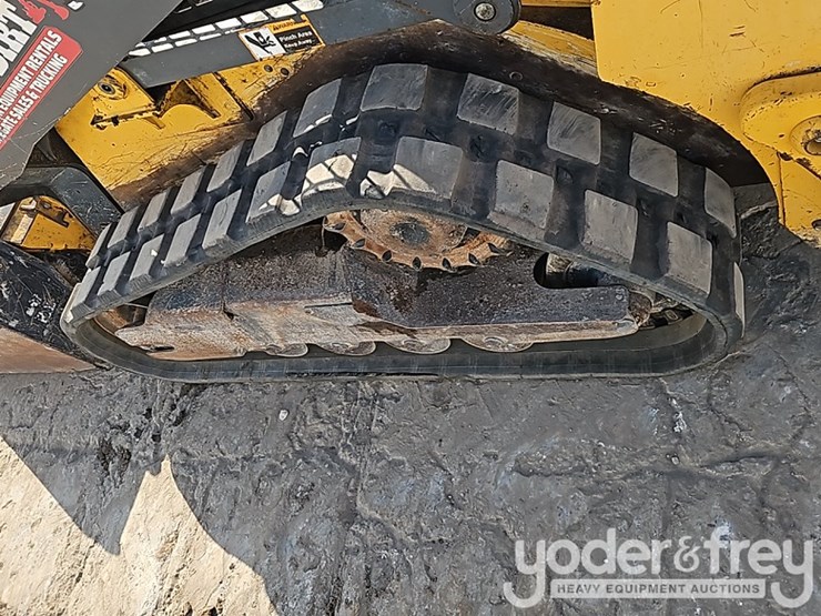 2019-deere-317g-image-18