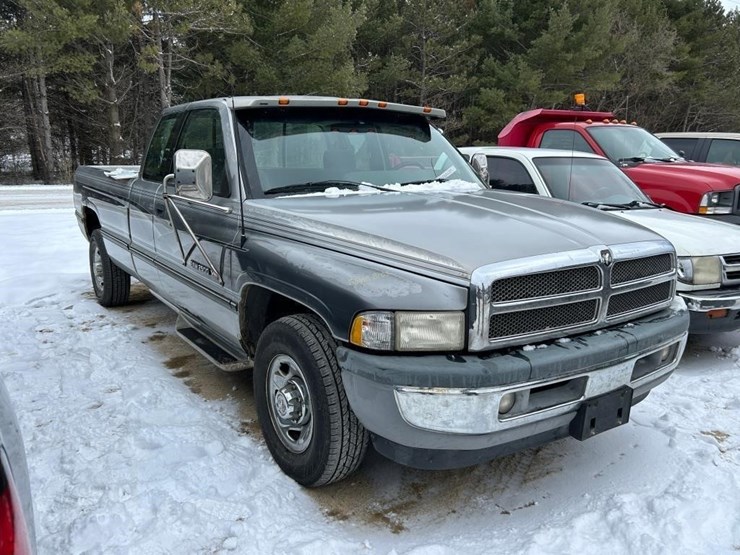 1996-dodge-2500-image-3
