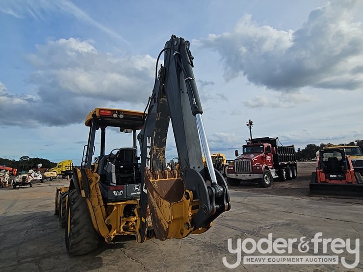 2017-deere-310sl-image-32