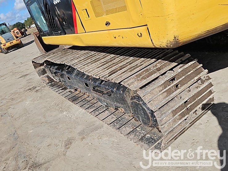 2017-caterpillar-330fl-image-13