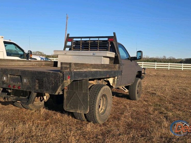 2001-dodge-4wd-flatbed-truck,-s/n-3b7kf26631m286813:-5.9l-diesel,-5-sp.,-tool-box,-5th-wheel-hitch,-odometer-shows-288k-mi.-image-10