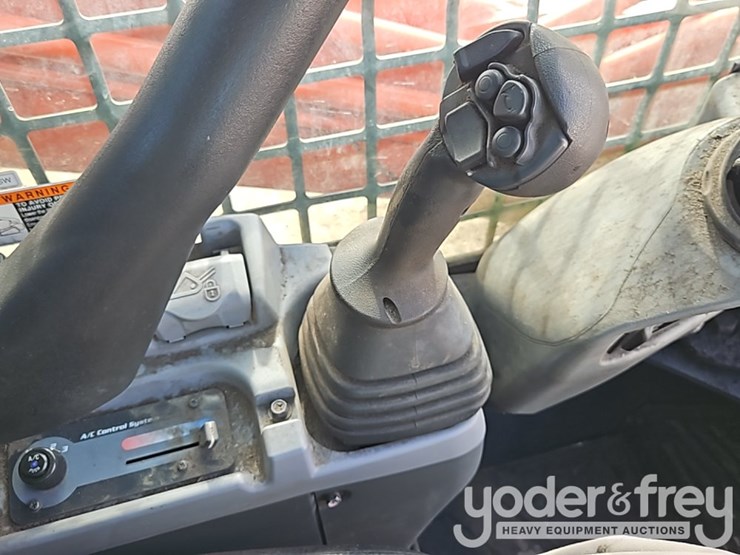 2018-kubota-svl75-image-27