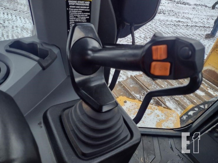 2022-deere-700l-lgp-image-10